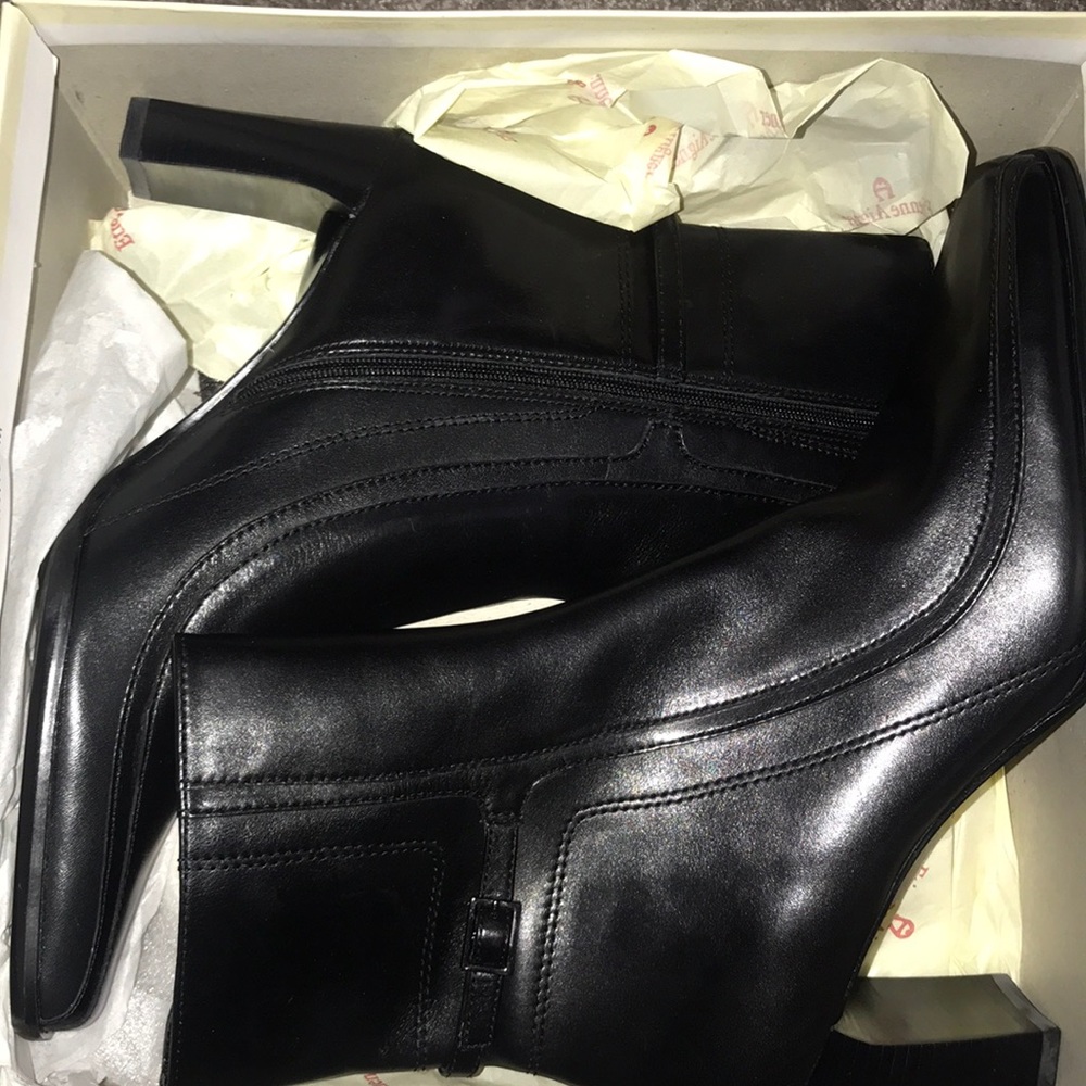 Etienne Aigner black boots